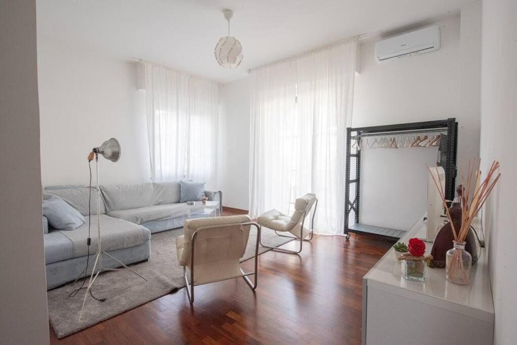 Artisti, Cozy Flat In Florencia